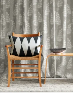 Flora Linen Fabric, Sandstone