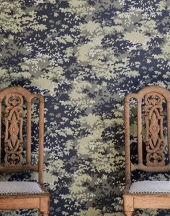 Into the Woods, Camouflage
