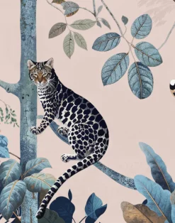 Panthera, Pink