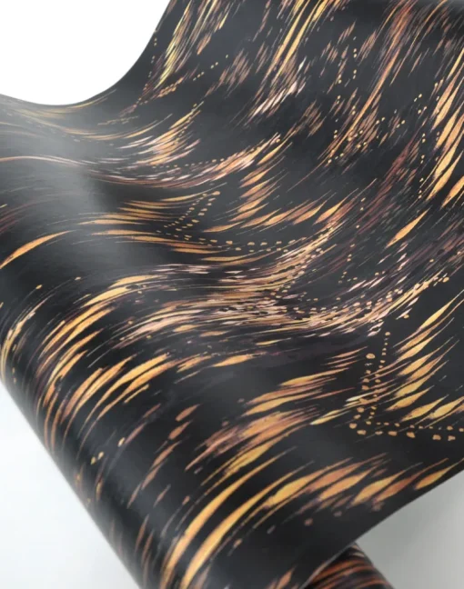 Thea, Lacquer Black