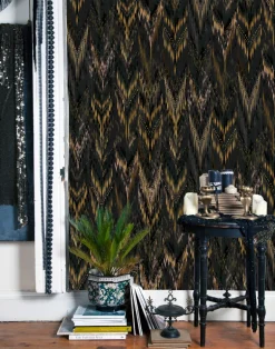 Thea, Lacquer Black